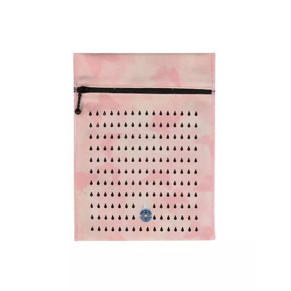 Insulin cooling wallet for 4 insulin pens or 8 vials, Dia-Cool, pink design, secure storage, electricity-free, travel-friendly.