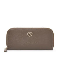 Leather diabetic case with zip closure from Sweet Collection, ideal for organizing diabetes care essentials in style.