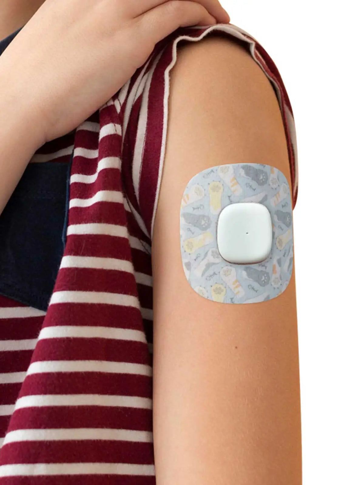 Simplera Sync adhesive patch for kids, kitten design on the arm