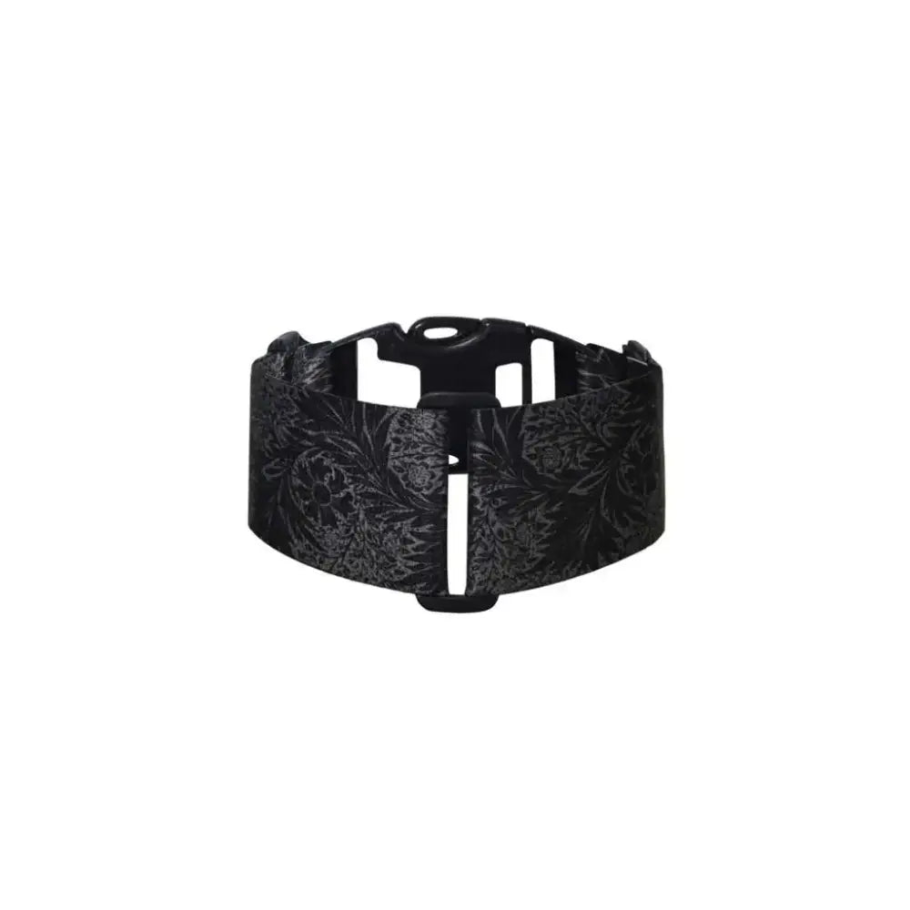 Black elastic Dia-Leg Band for discreet insulin pump use under clothing.